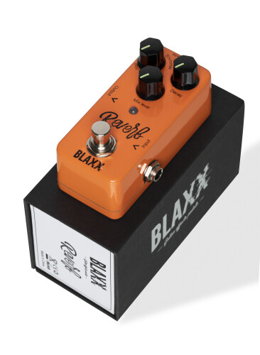 BLAXX Reverb pedal for electric guitar, with 4 different modes